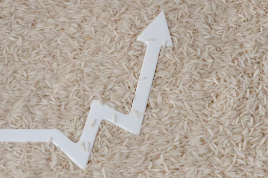 The decline in global rice prices will benefit the South African consumer